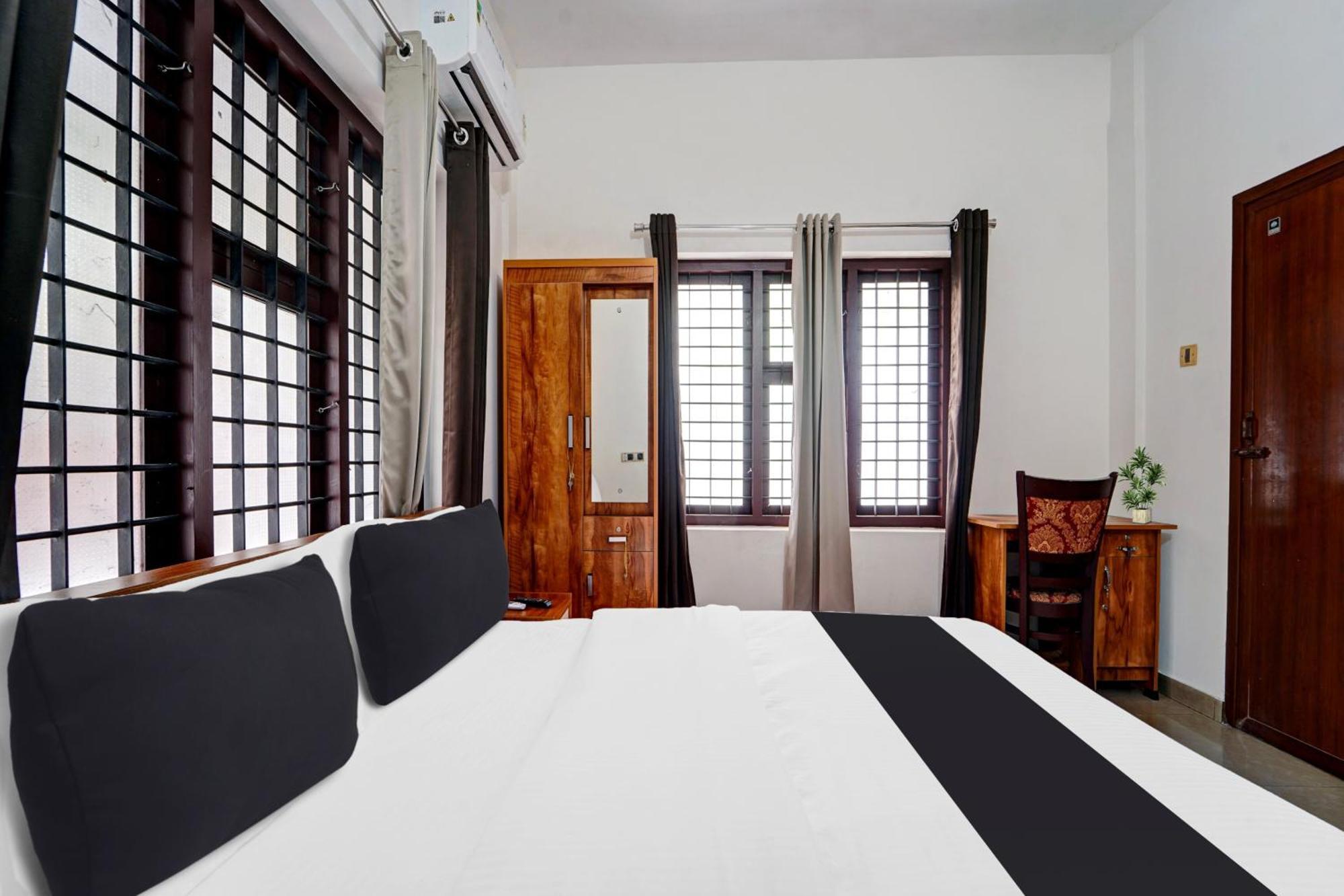 Super Hotel O West Hill Near Mietra Hospital Varakal ภายนอก รูปภาพ